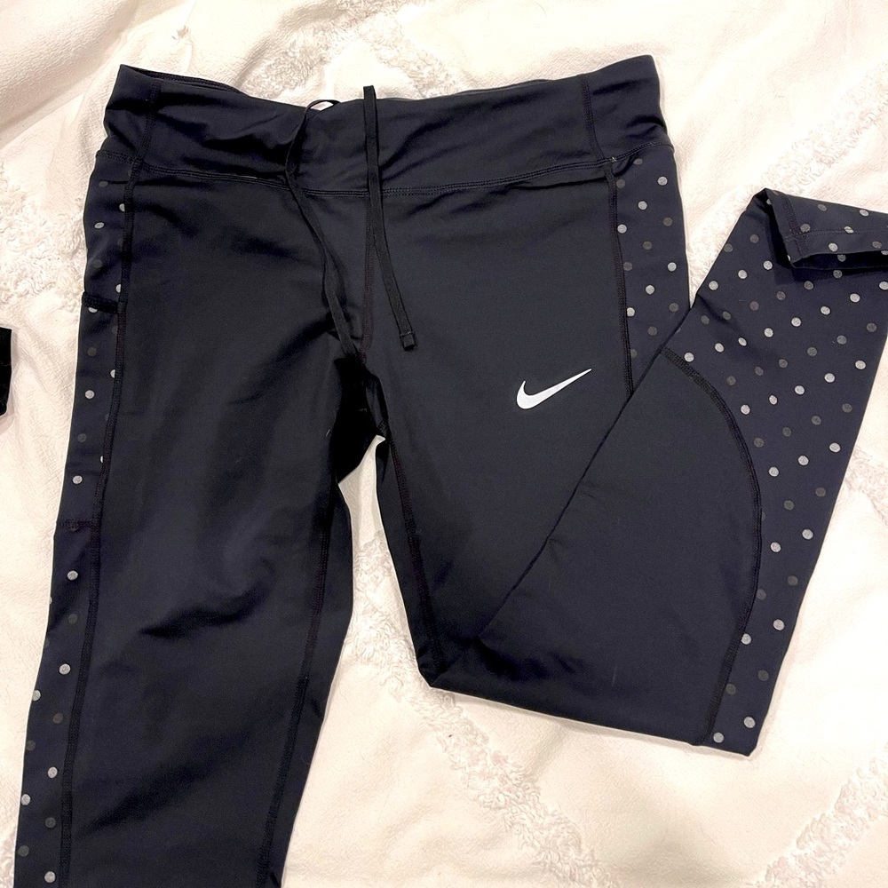 Nike Dry Fit Leggings — Large